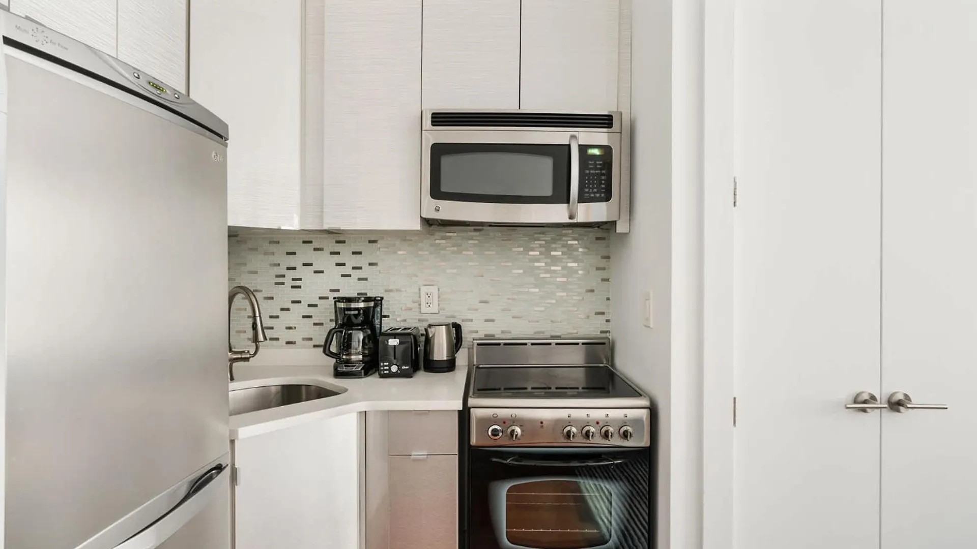 24-5 Furnished Studio W&D Prime Gramercy New York United States