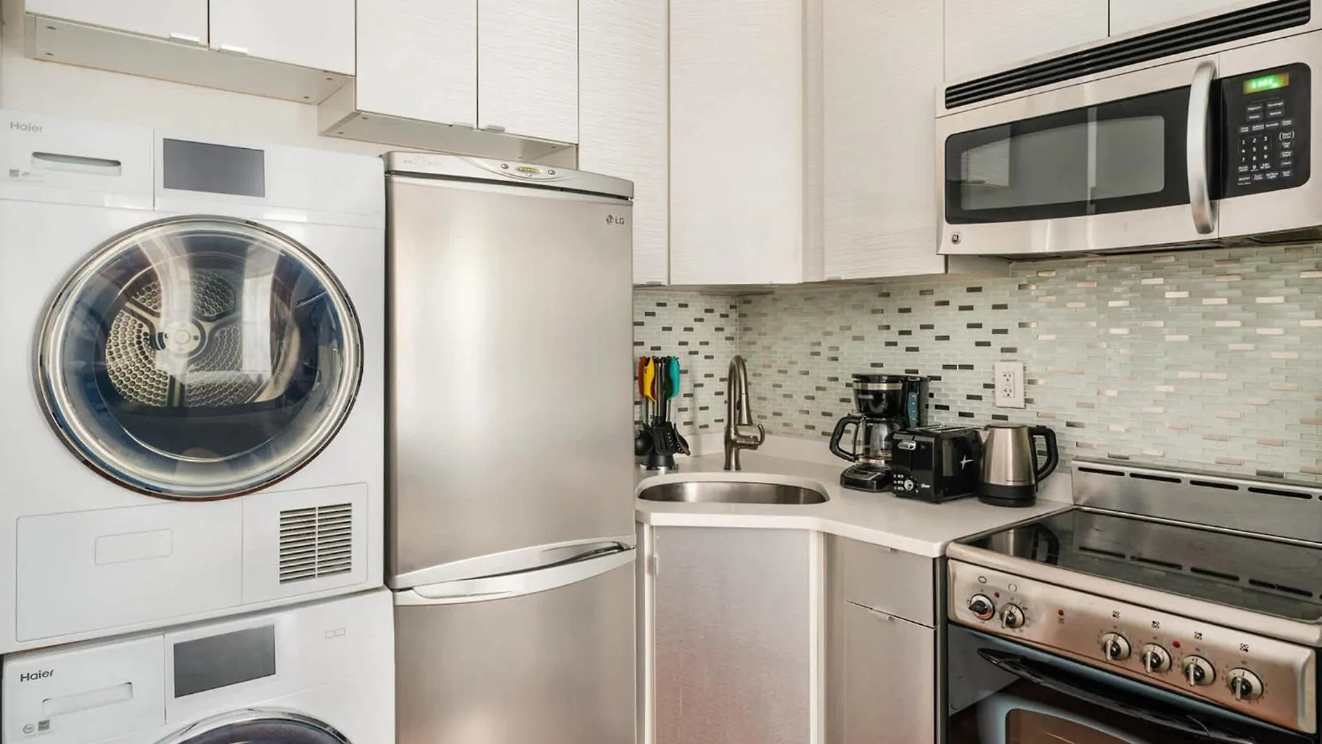 24-5 Furnished Studio W&D Prime Gramercy New York Apartment